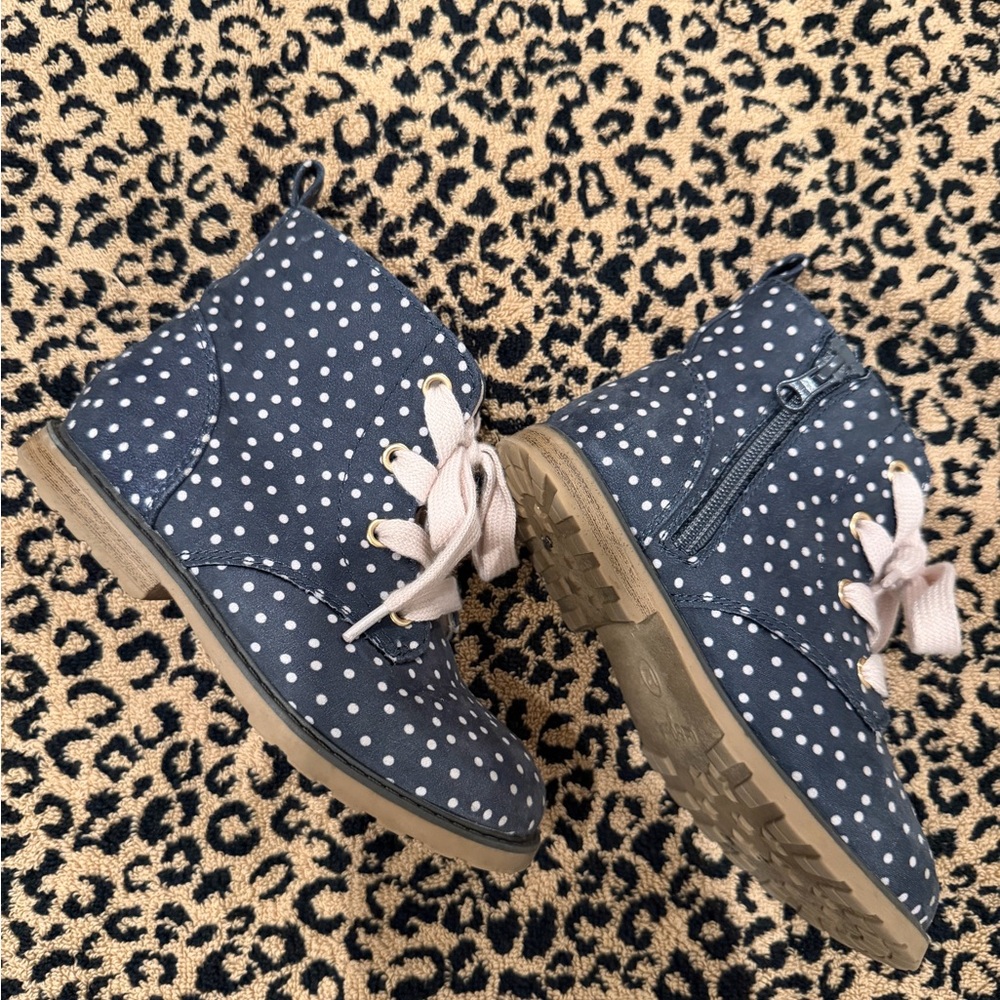 Polka Dot Ankle Boots with pink Laces
EXCELLENT Condition